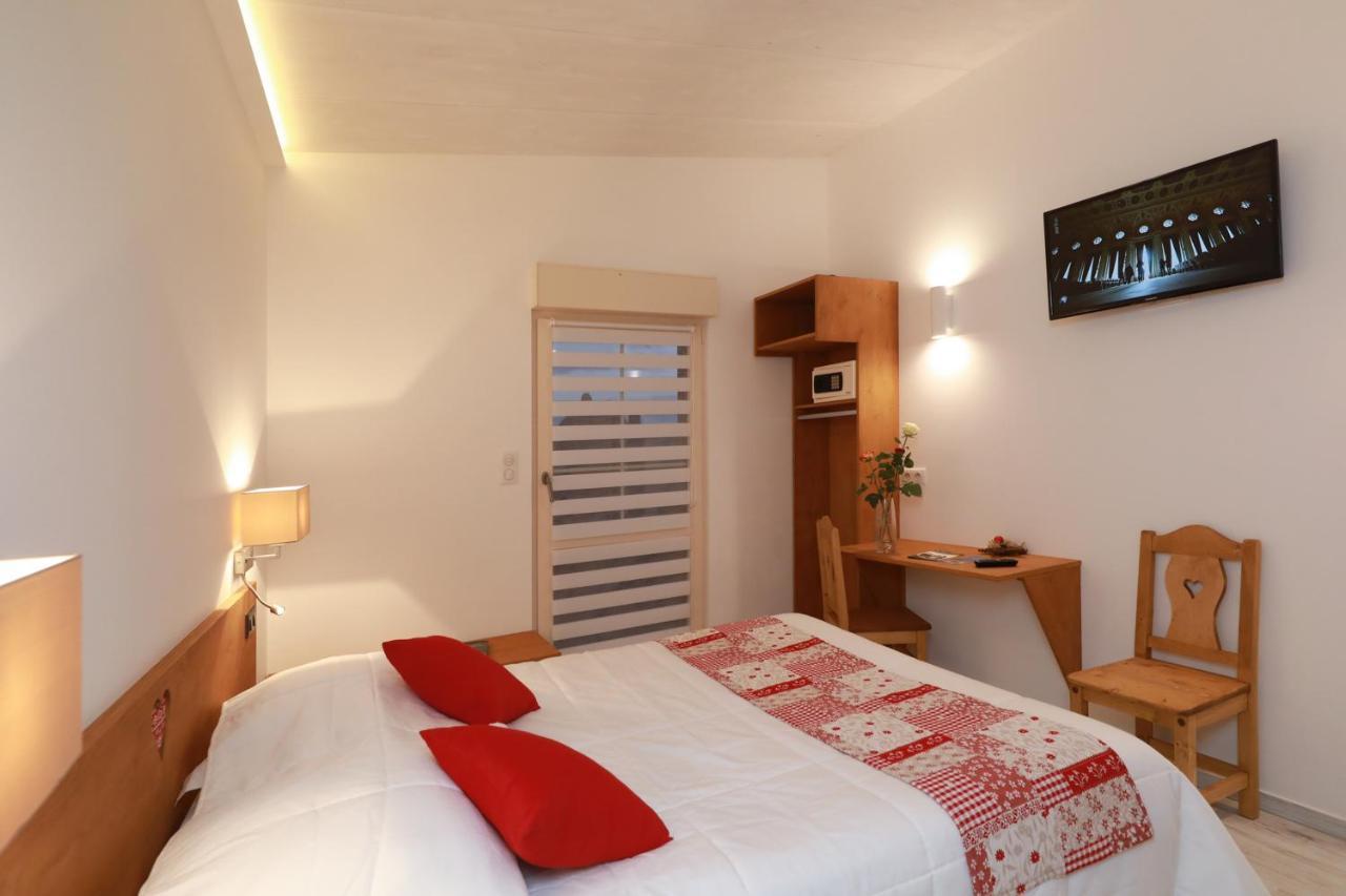 Hotel Restaurant 3 Chateaux Ribeauville  Bagian luar foto