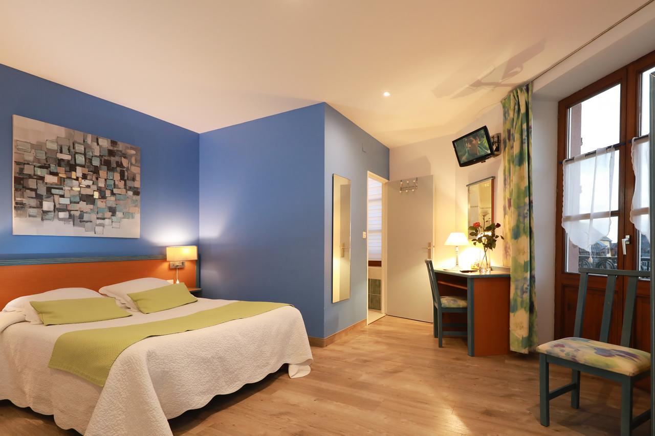 Hotel Restaurant 3 Chateaux Ribeauville  Bagian luar foto